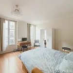 3-Bedroom Apartment In The Heart Of Paris Cultural Theatre Quarter