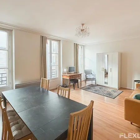 Appartamento 3-bedroom In The Heart Of Cultural Theatre Quarter