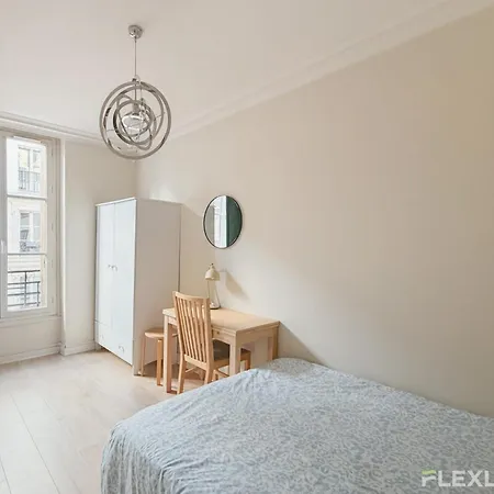 Appartamento 3-bedroom In The Heart Of Cultural Theatre Quarter Parigi